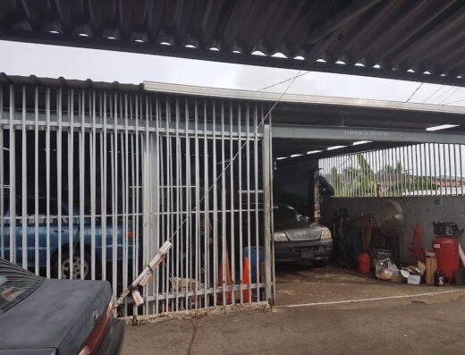 Carlos y Jimmy Auto Repair