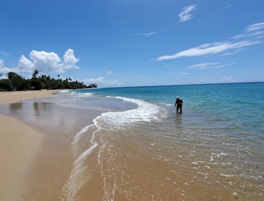 Almendro’s Beach