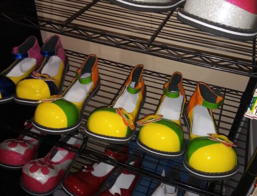 Fabrica de Payasos y algo mas…..