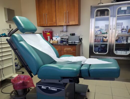 Dr. Roberto Dávila De Pedro Dermatology Practice.