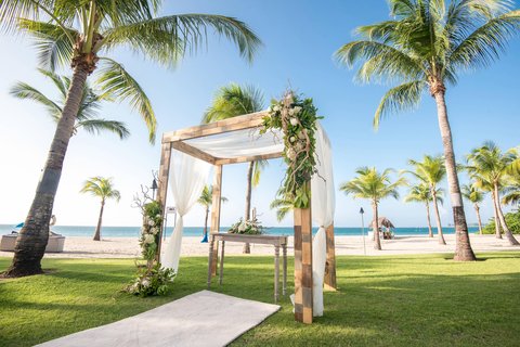 Courtyard by Marriott Isla Verde Beach Resort