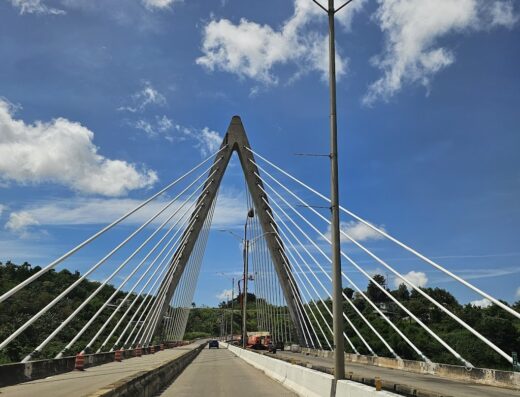 Puente Atirantado Jesús Izcoa Moure