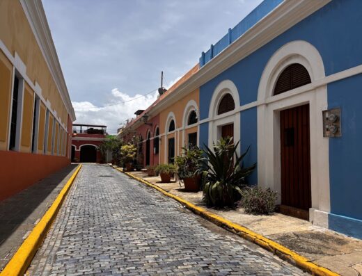 Callejón de la Puerta con la Bandera